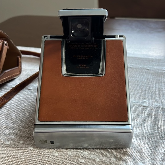 Polaroid SX-70 Land Camera with Leather Case - Picture 7 of 8